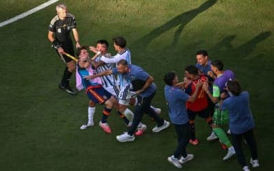 Fifa abre investigação após confusão entre Espanha e Argentina na final